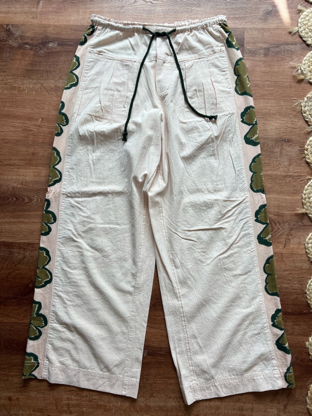 Free People Hudson Canyon Printed Pants Size Large RT $98 - Picture 2 of 4